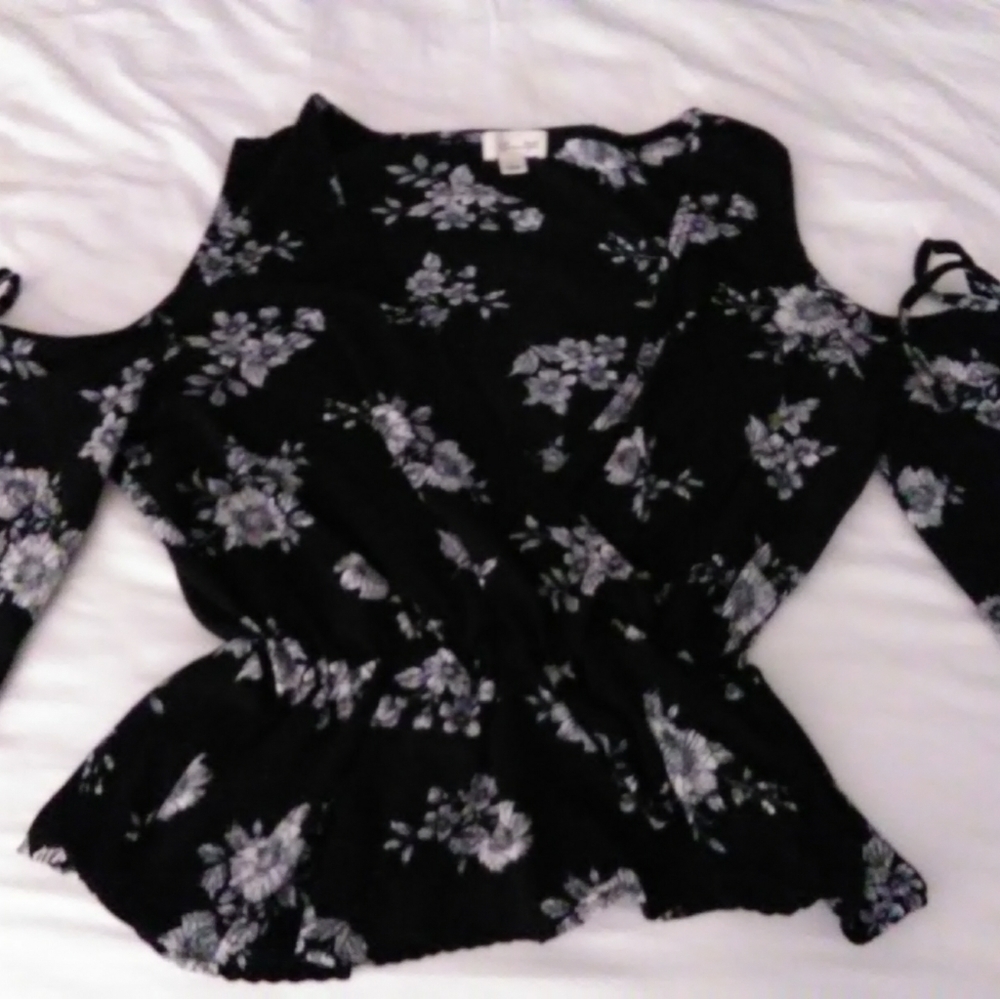 Black and White floral blouse size large